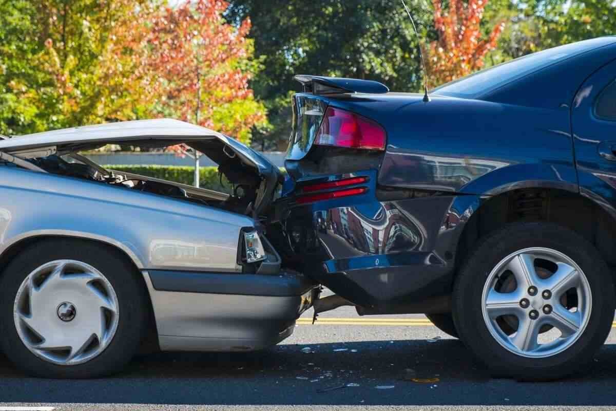 How a Fairfield Car Accident Lawyer Calculates Your Claim Value